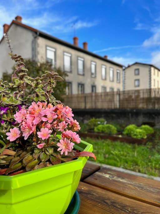 A L'Ancienne Ecole Apartment Saint-Ours  Exterior foto